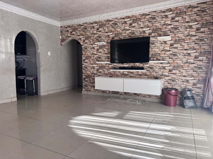 3 Bedroom Property for Sale in Kanana North West